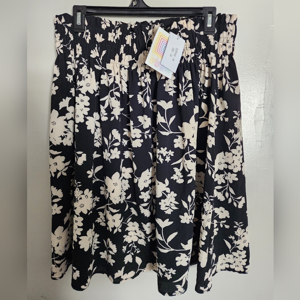Lularoe Ruffle Floral Black and Cream Women's Skirt Medium NWT